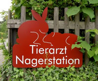 Schild Praxis Dr. G. Morgenegg und Nagerstation